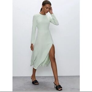 Babaton New! Meghan Midi Dress Beautiful